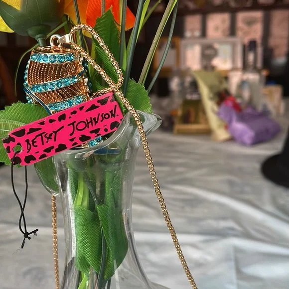 ALL ABOARD! NEXT STOP 🛑 BETSYVILLE STATION - Picture 5 of 7